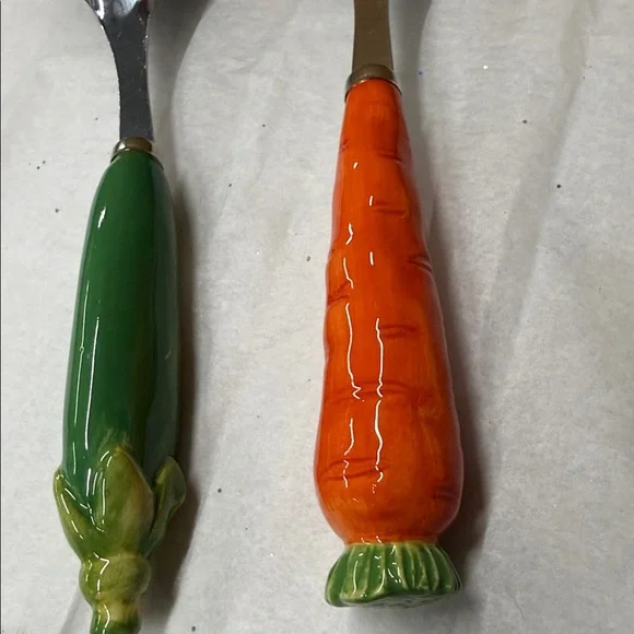 ⭐️Vintage Set of ceramic & stainless steel salad servers vegetable themed handle - Picture 7 of 12